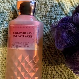 Bath and Body Works strawberry snowflakes shower gel